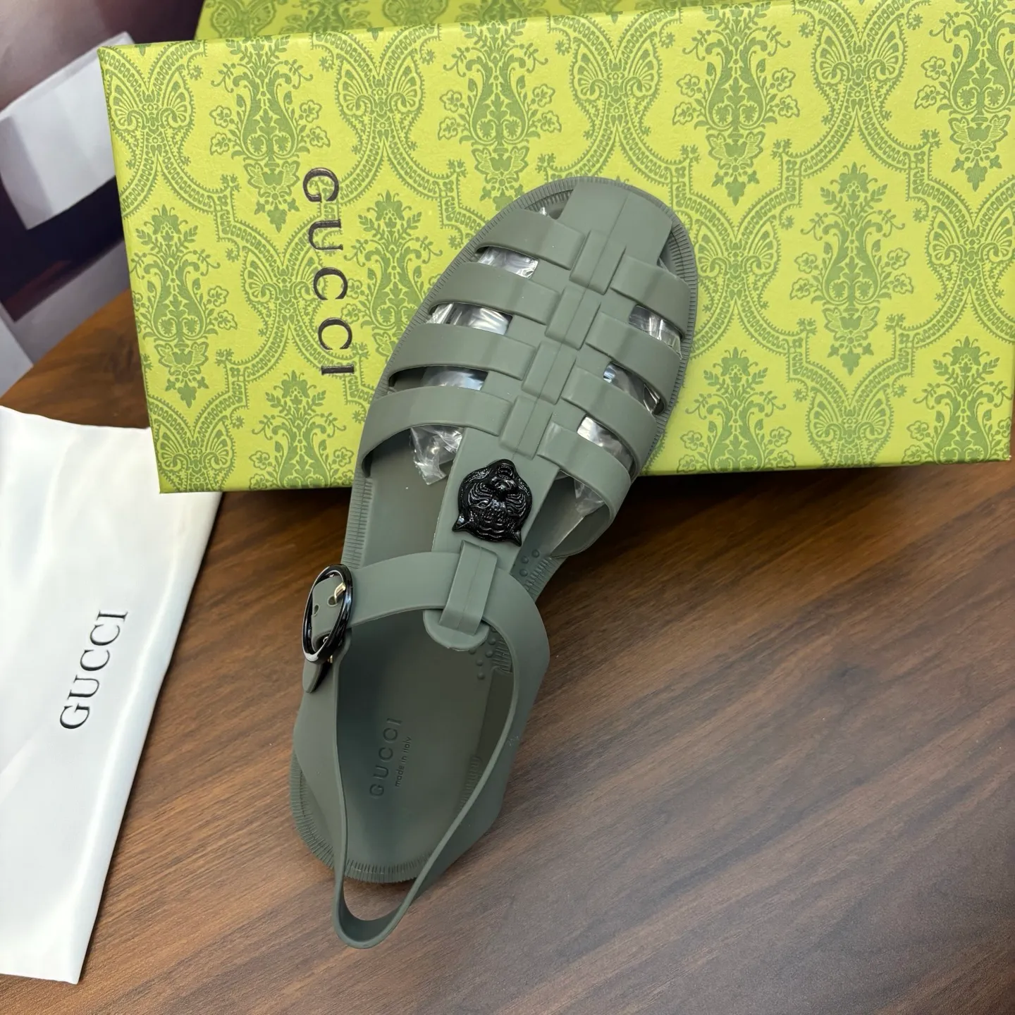 Men's shoes 260💰 [Gucci] Counter quality, top-quality original goods, real photos! Original TPU material, fine workmanship, comfortable; genuine 1:1 replica Size: 36 ~ 46